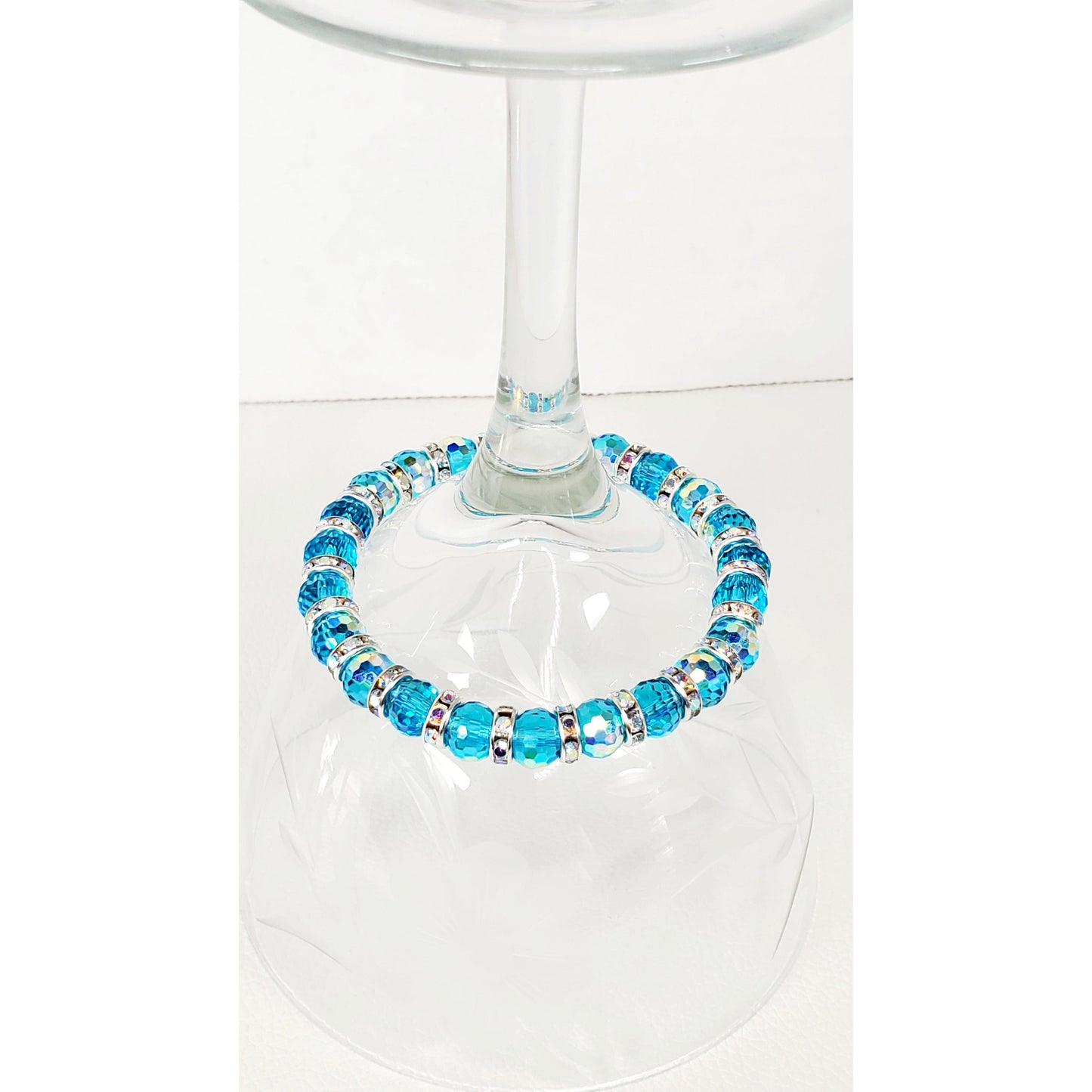 Beautiful Blue Aurora Borealis Faceted Crystal Glass Stretch Bracelet